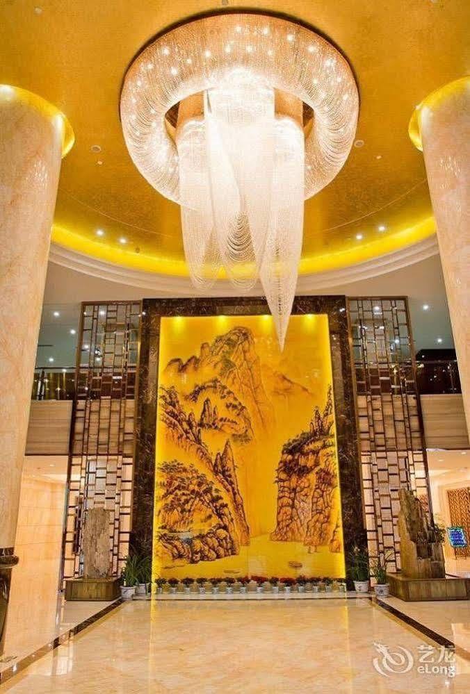 Yichang Golden Lion Hotel Esterno foto